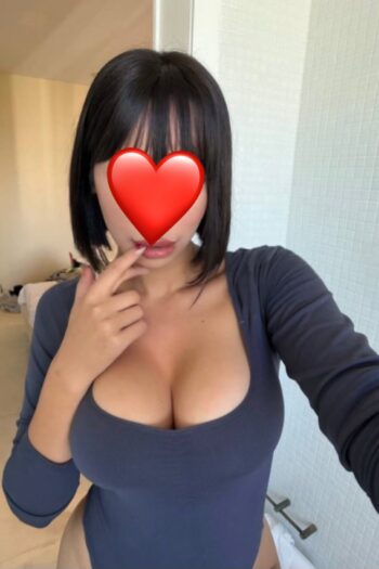 2 חברות שובבות ודומיננטיות
