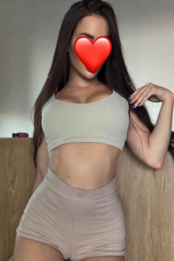בחורה מלאת קסם שלא תשכח