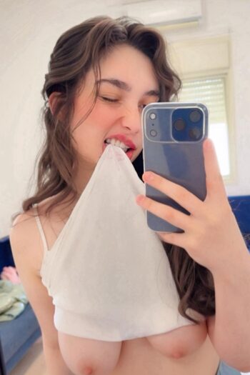 פרולה- בירושלים 20 תיירת ברזילאית